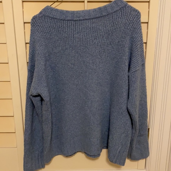 Cozy baby blue sweater from American Eagle - Picture 2 of 5